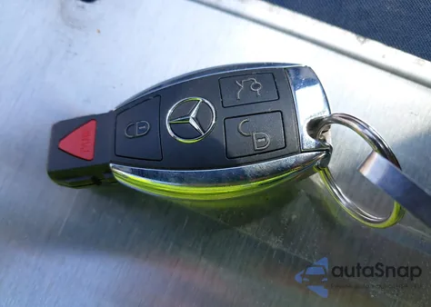 2016 Mercedes-Benz C 300 из США, поврежденный, VIN 55SWF4JBXGU118633